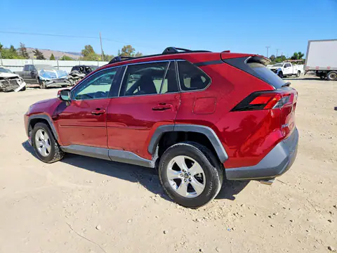 2021 Toyota RAV4 VIN 2T3P1RFV5MW154482 фото 2