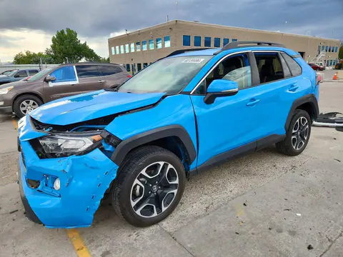 2T3J1RFV2MW144823 — 2021 Toyota RAV4, Передняя часть (Front End), фото до ремонта