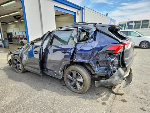 4T3E6RFV6MU016829 — 2021 Toyota RAV4, фото 2 с аукциона Copart 16.10.2026, Опрокидывание