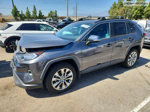 2T3C1RFV3MC140418 — 2021 Toyota RAV4, Przód (Front End), zdjęć przed naprawą