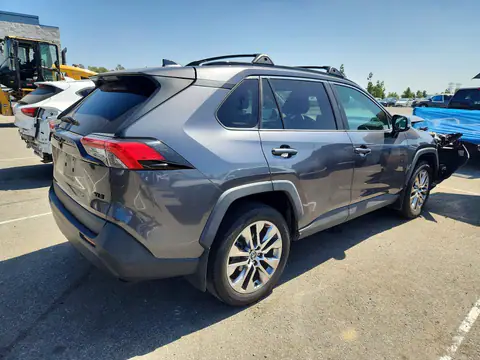 2T3C1RFV3MC140418 — 2021 Toyota RAV4, фото 3 з Copart 20.10.2026, Передня частина