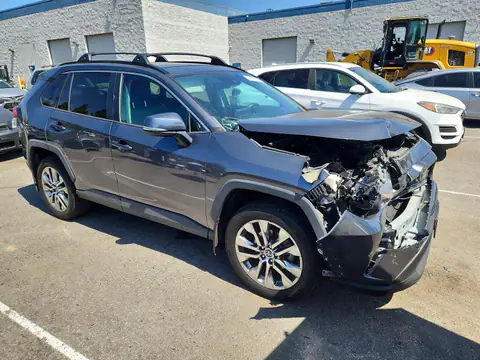 2T3C1RFV3MC140418 — 2021 Toyota RAV4, фото 4 з Copart 20.10.2026, Передня частина