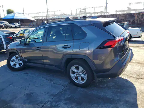 2T3P1RFV9MC194131 — 2021 Toyota RAV4, foto 2 de Copart 23.10.2026, Parte delantera