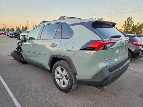 2021 Toyota RAV4 VIN 2T3W1RFV6MC090563 фото 2