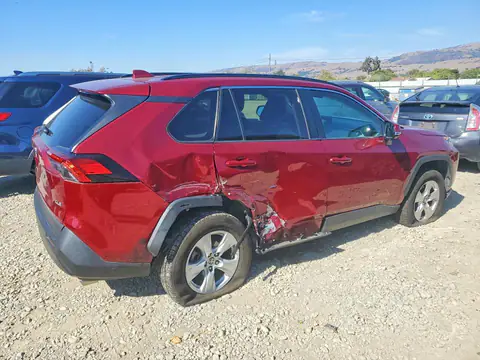 2T3W1RFV4MW114602 — 2021 Toyota RAV4, zdjęcie 3 z Copart 27.10.2026, Bok