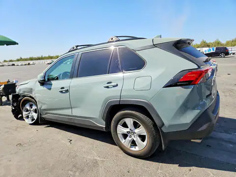 2T3W1RFV2MW159148 — 2021 Toyota RAV4, foto 2 de Copart 26.10.2026, Parte delantera