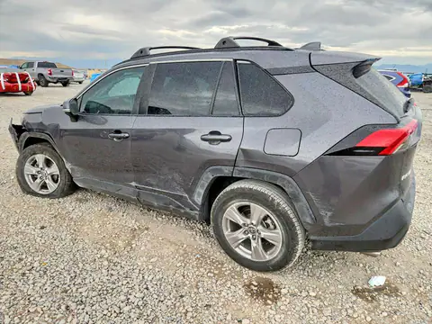 2T3P1RFV4PC339810 — 2023 Toyota RAV4, zdjęcie 2 z Copart 16.10.2026, Bok