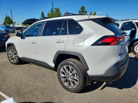 2025 Toyota RAV4 VIN 2T3C1RFV6SW440319 фото 2