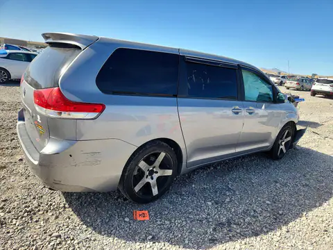 2012 TOYOTA SIENNA VIN 5TDKA3DC1CS015121 фото 3