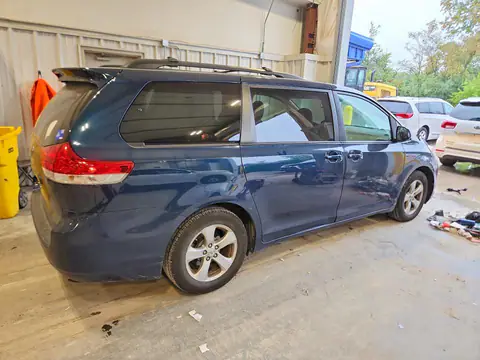 2012 TOYOTA SIENNA VIN 5TDKK3DC7CS208905 фото 3