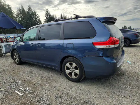 5TDKK3DC9ES517536 — 2014 Toyota Sienna, ფოტო 2, Copart 20.10.2026, ვანდალიზმი