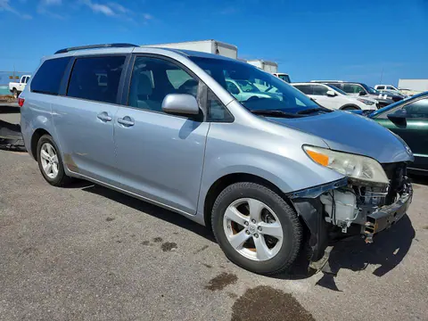 2015 Toyota Sienna VIN 5TDKK3DC2FS532140 фото 4
