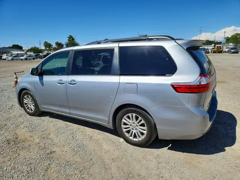 2015 Toyota Sienna VIN 5TDYK3DC5FS609917 фото 2