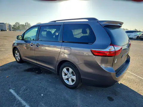 2016 Toyota Sienna VIN 5TDKK3DC1GS762432 фото 2