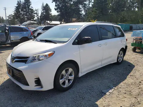 5TDKZ3DC7JS936474 — 2018 Toyota Sienna, Задняя часть (Rear End), фото до ремонта