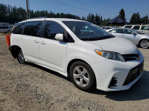 5TDKZ3DC7JS936474 — 2018 Toyota Sienna, photo 4 from Copart 16.10.2026, Rear end