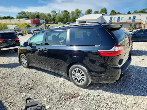 5TDYZ3DC6JS965734 — 2018 Toyota Sienna, foto 2 de Copart 02.10.2026, Pequeñas abolladuras y arañazos