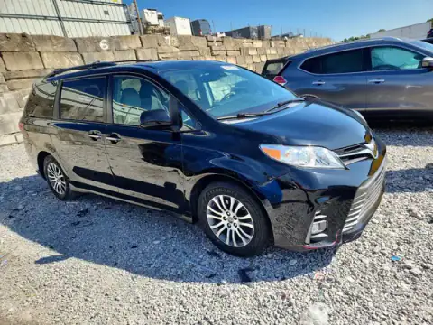 5TDYZ3DC6JS965734 — 2018 Toyota Sienna, foto 4 de Copart 02.10.2026, Pequeñas abolladuras y arañazos