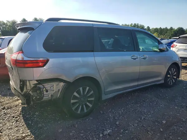 5TDDZ3DC2JS194638 — 2018 Toyota Sienna, photo 3 from Copart 12.10.2026, Rear end