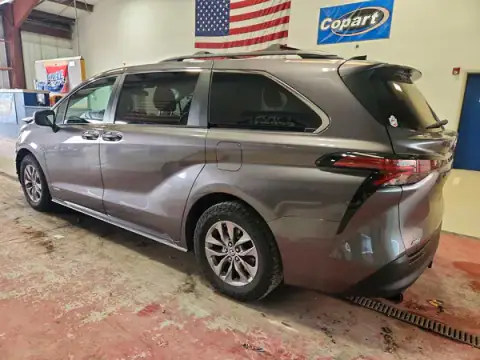 5TDKSKFC8MS016045 — 2021 Toyota Sienna, zdjęcie 2 z Copart, Przód