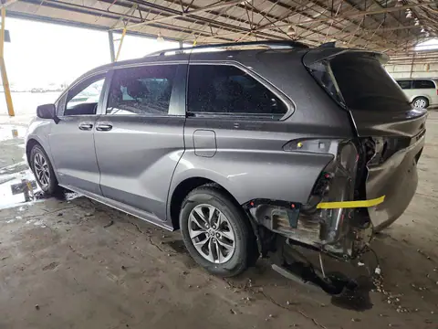 5TDYRKEC4MS062575 — 2021 Toyota Sienna, foto 2 de Copart 28.10.2026, Parte trasera