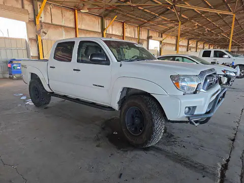 3TMLU4EN2FM193366 — 2015 Toyota Tacoma, foto 4 de Copart 21.10.2026, Parte delantera