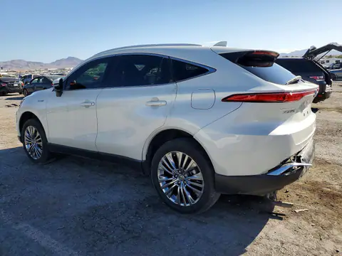 JTEAAAAH4MJ074366 — 2021 Toyota Venza, photo 2 from Copart 15.10.2026, Rear end