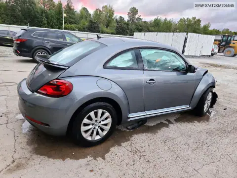 3VWFD7AT2KM706545 — 2019 Volkswagen Beetle, zdjęcie 3 z Copart, Przód