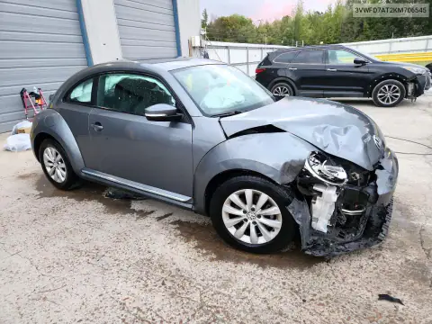 3VWFD7AT2KM706545 — 2019 Volkswagen Beetle, zdjęcie 4 z Copart, Przód