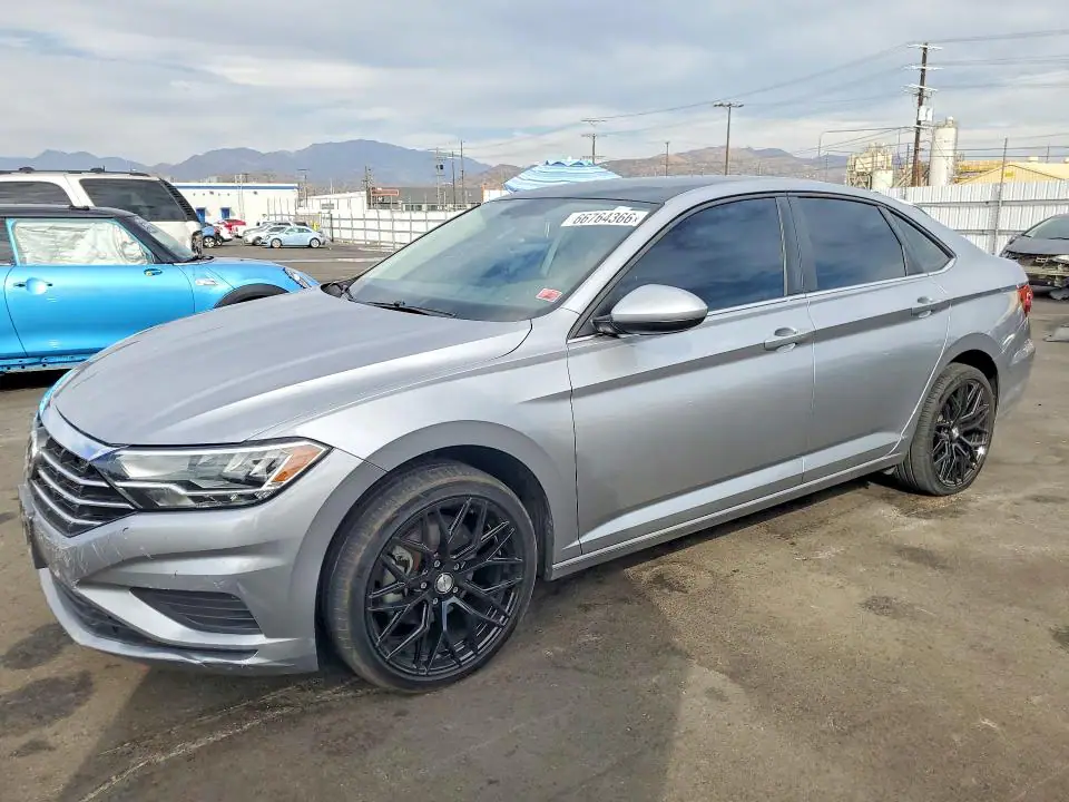 3VWC57BUXMM003530 Volkswagen Jetta 2021 — Front end damage, before-repair photo