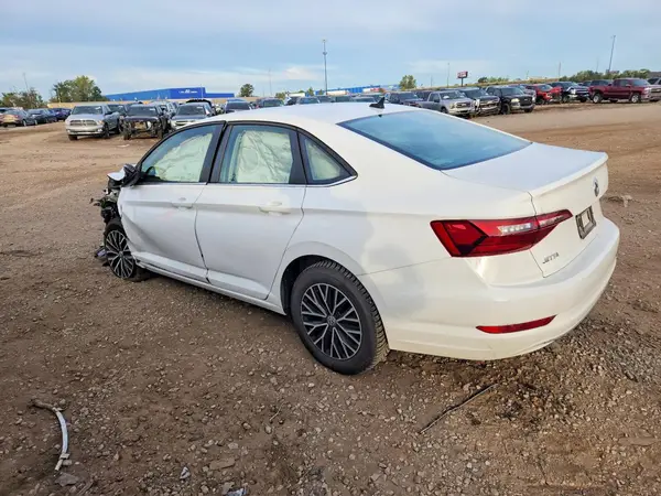 3VWC57BU7MM083496 — 2021 Volkswagen Jetta, photo 2 from Copart, Front end
