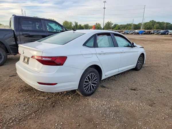 3VWC57BU7MM083496 — 2021 Volkswagen Jetta, photo 3 from Copart, Front end