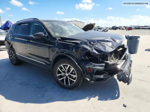 3VV2B7AX2MM092188 — 2021 Volkswagen Tiguan, zdjęcie 4 z Copart, Przód