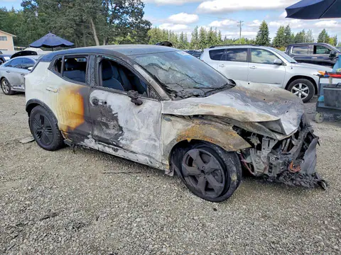 YV4EK3CL8T2601413 — 2026 Volvo EX30, photo 4 from Copart 20.10.2026, Engine fire