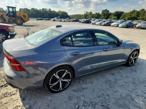 7JRL12TLXRG281130 — 2024 Volvo S60, фото 3 с аукциона Copart, ПЕРЕДНЯЯ ЧАСТЬ
