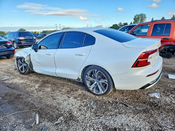 7JRL12TL4RG304997 — 2024 Volvo S60, photo 2 from Copart 13.10.2026, Front end
