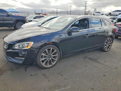 YV140MEK2F1242384 — 2015 Volvo V60, Передняя часть (Front End), фото до ремонта