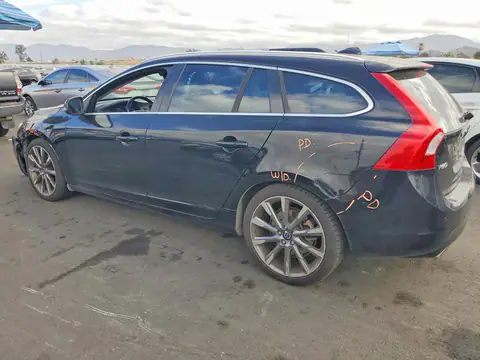 YV140MEK2F1242384 — 2015 Volvo V60, фото 2 с аукциона Copart 30.09.2026, Передняя часть