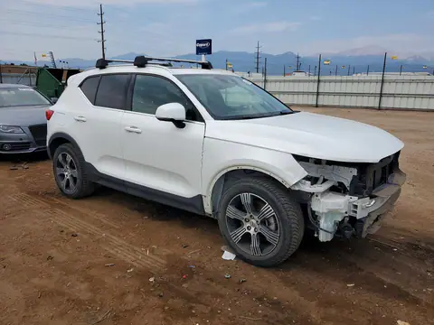 YV4162UL7K2057237 — 2019 Volvo XC40, zdjęcie 4 z Copart 21.10.2026, Przód