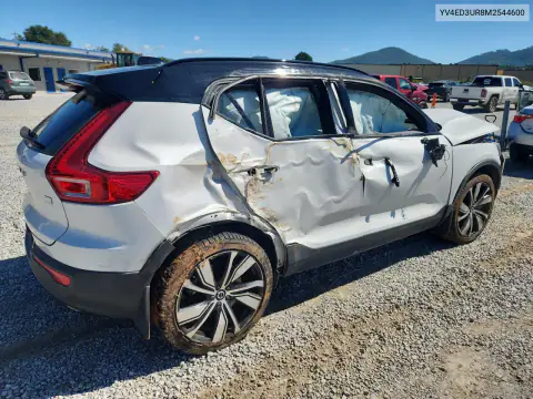 YV4ED3UR8M2544600 — 2021 Volvo XC40, photo 3 from Copart, Side