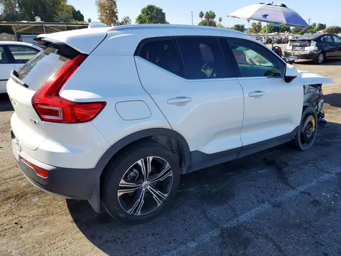 YV4162UL6M2523629 — 2021 Volvo XC40, ფოტო 3, Copart 27.10.2026, ქვედა ნაწილის დაზიანება