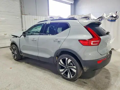 YV4L12UC2T2796993 — 2026 Volvo XC40, photo 2 from Copart 20.10.2026, Front end