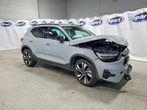 YV4L12UC2T2796993 — 2026 Volvo XC40, photo 4 from Copart 20.10.2026, Front end