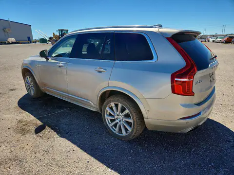 YV4A22PL1G1017921 — 2016 Volvo XC90, photo 2 from Copart 16.10.2026, Front end