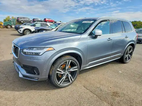 YV4A22PM4K1463210 — 2019 Volvo XC90, Zalanie (Water/Flood), zdjęć przed naprawą