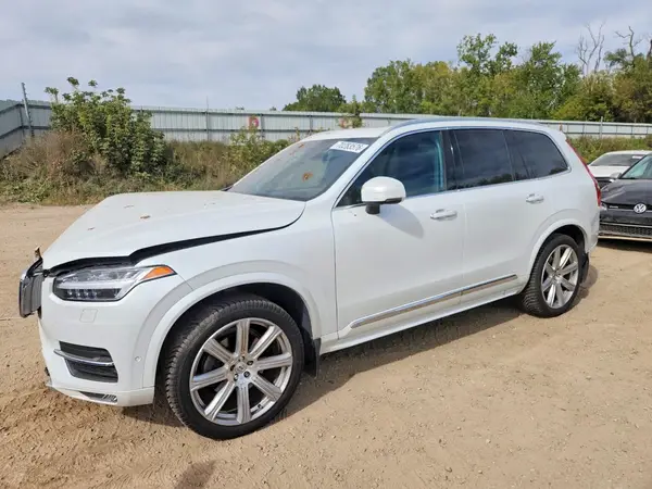 YV4A22PL2K1420105 Volvo XC90 2019 — Front end damage, before-repair photo