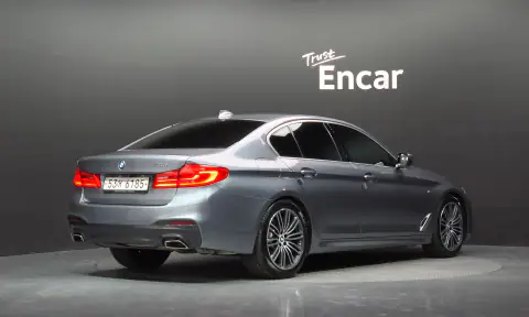 WBAJD3104KWE99460 — 2019 BMW, foto 2 de Encar, estado antes de reparar