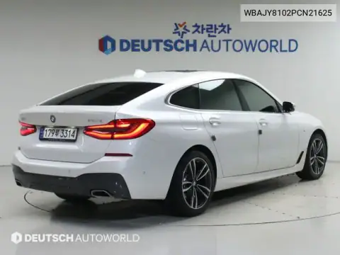 WBAJY8102PCN21625 — 2023 BMW, фото 2 з Encar, стан до ремонту