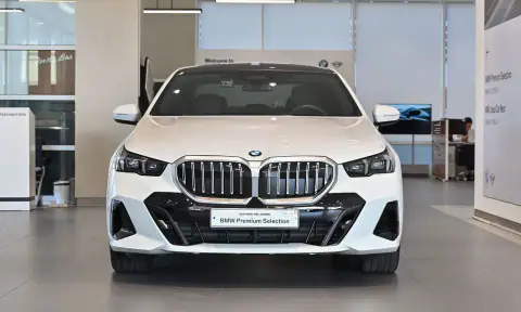 WBA21FJ05TCW63877 — 2026 BMW, foto 3 de Encar, estado antes de reparar