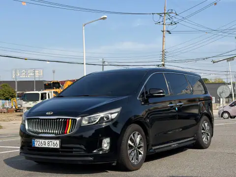 KNHMF37ABFS066521 — 2015 Kia Carnival, before-repair photos